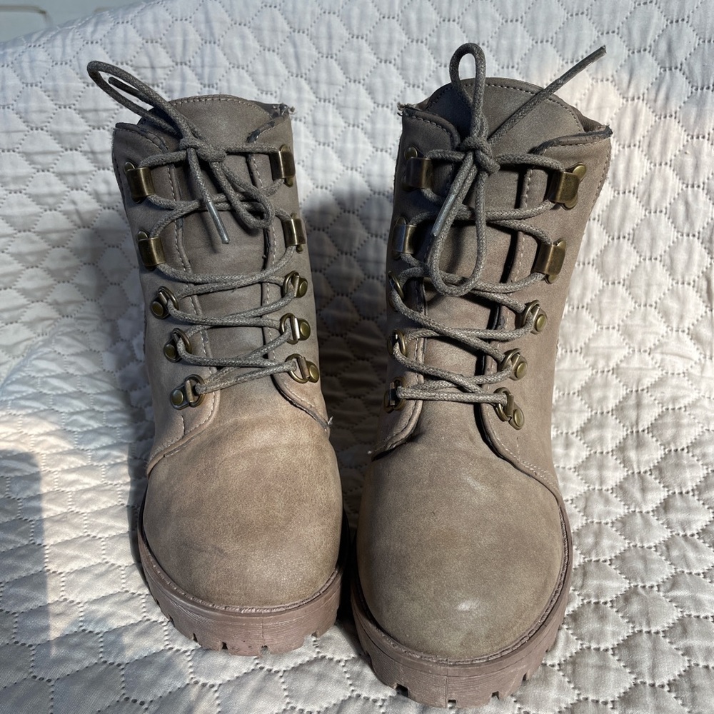 Dirty Laundry Gray Lace-Up Combat Boots